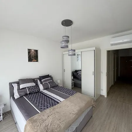 Elite Skyview Escape -Bright, Modern, Free Parking Apartment Budapest Exterior photo