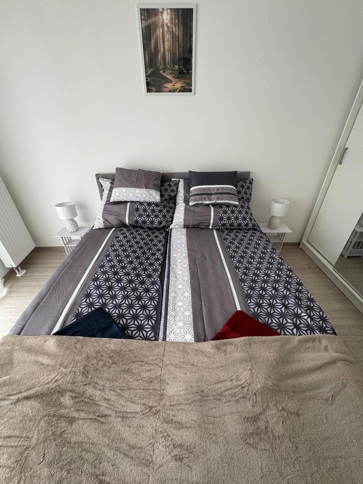 Elite Skyview Escape -bright, Modern, Free Parking Апартаменти *